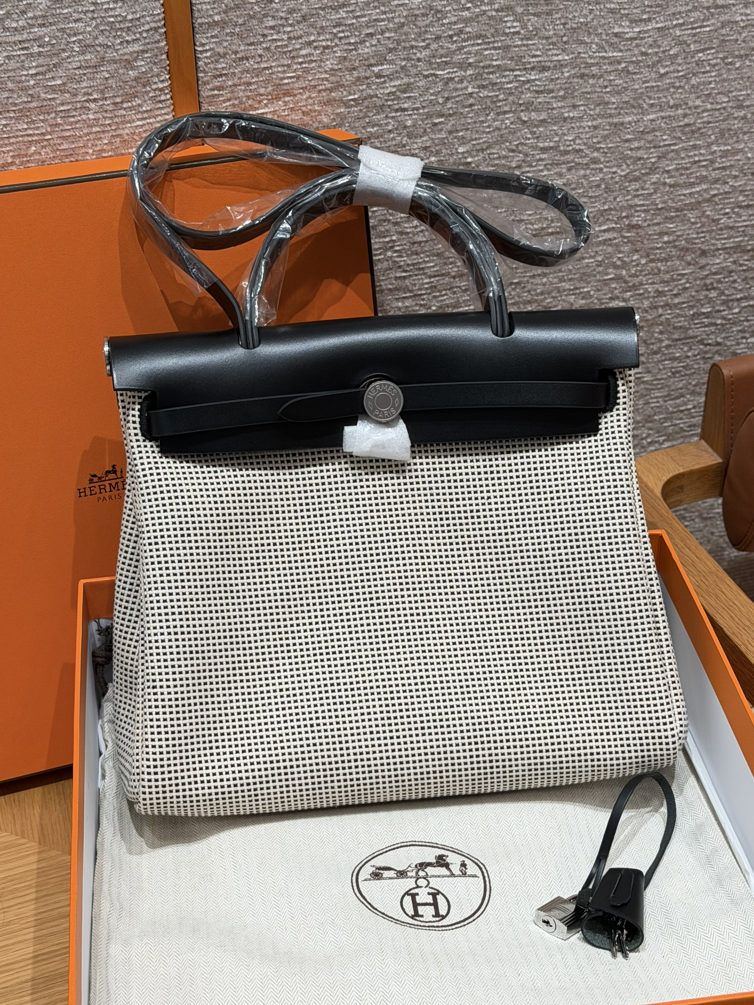 에르메스 Hermes Herbag 31cm canvas and cowhide Ecru noir nior/silver