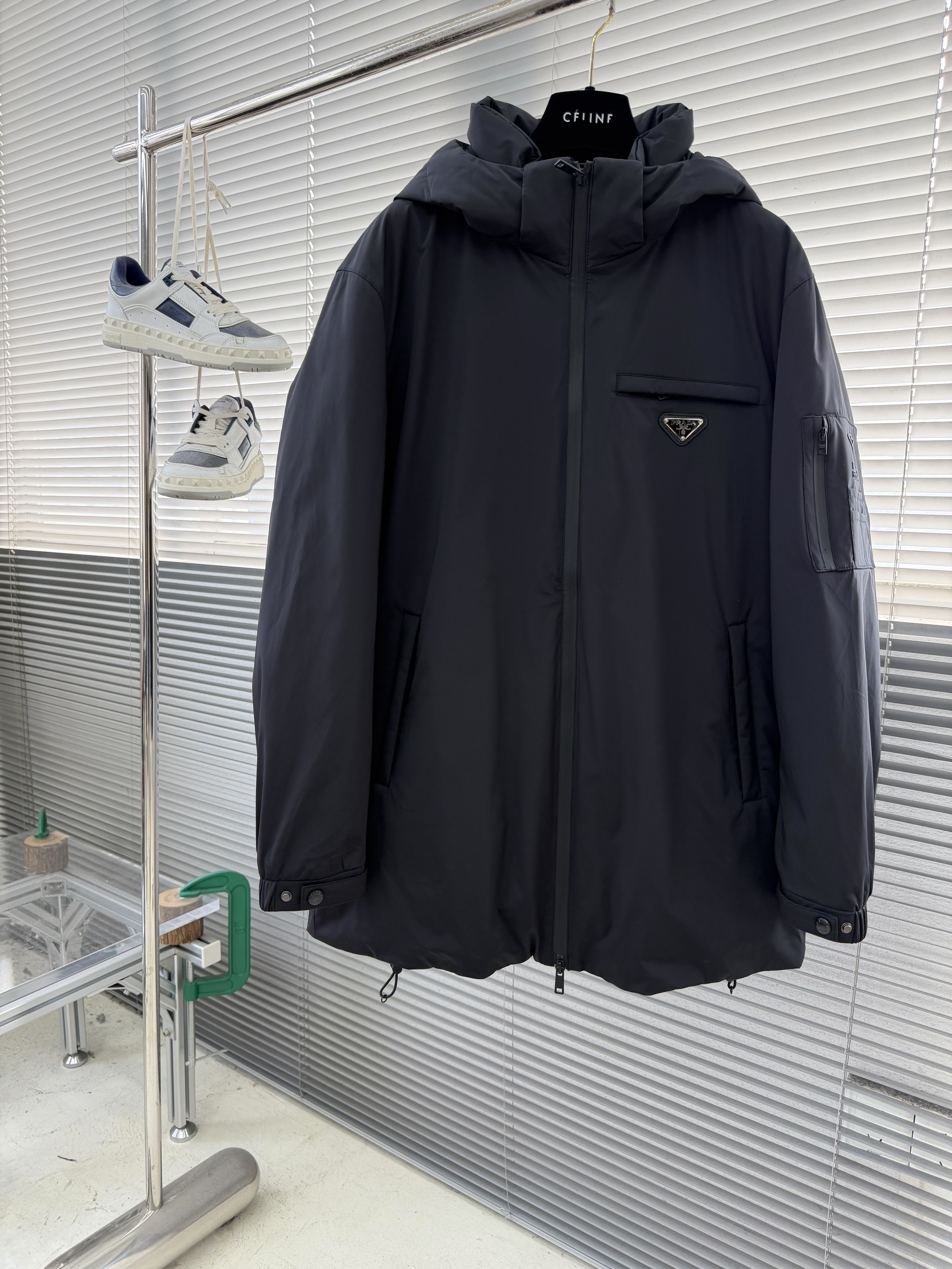 프라다 Prada 롱 다운재킷.