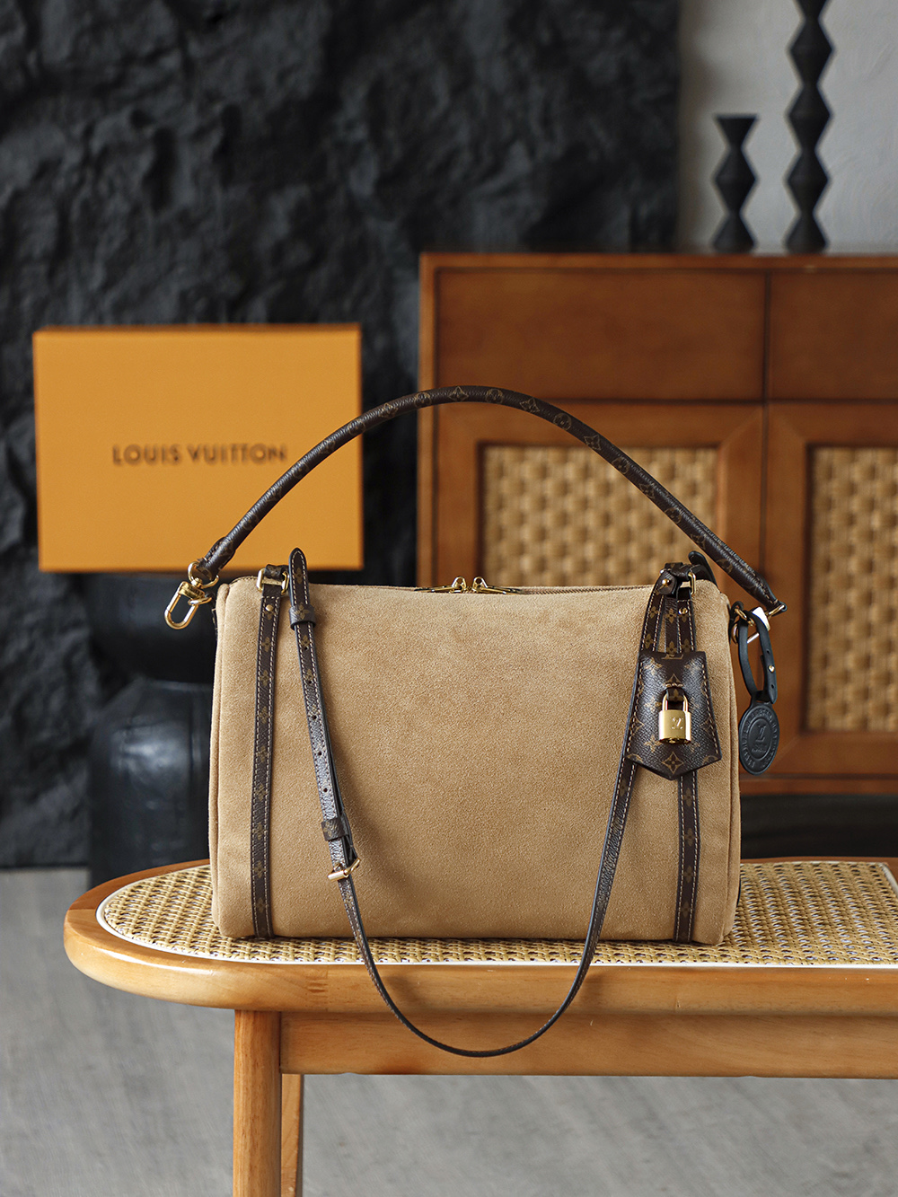 【AS】루이비통 Louis Vuitton M26358 Express MM Monogram Hazelnut 36cm
