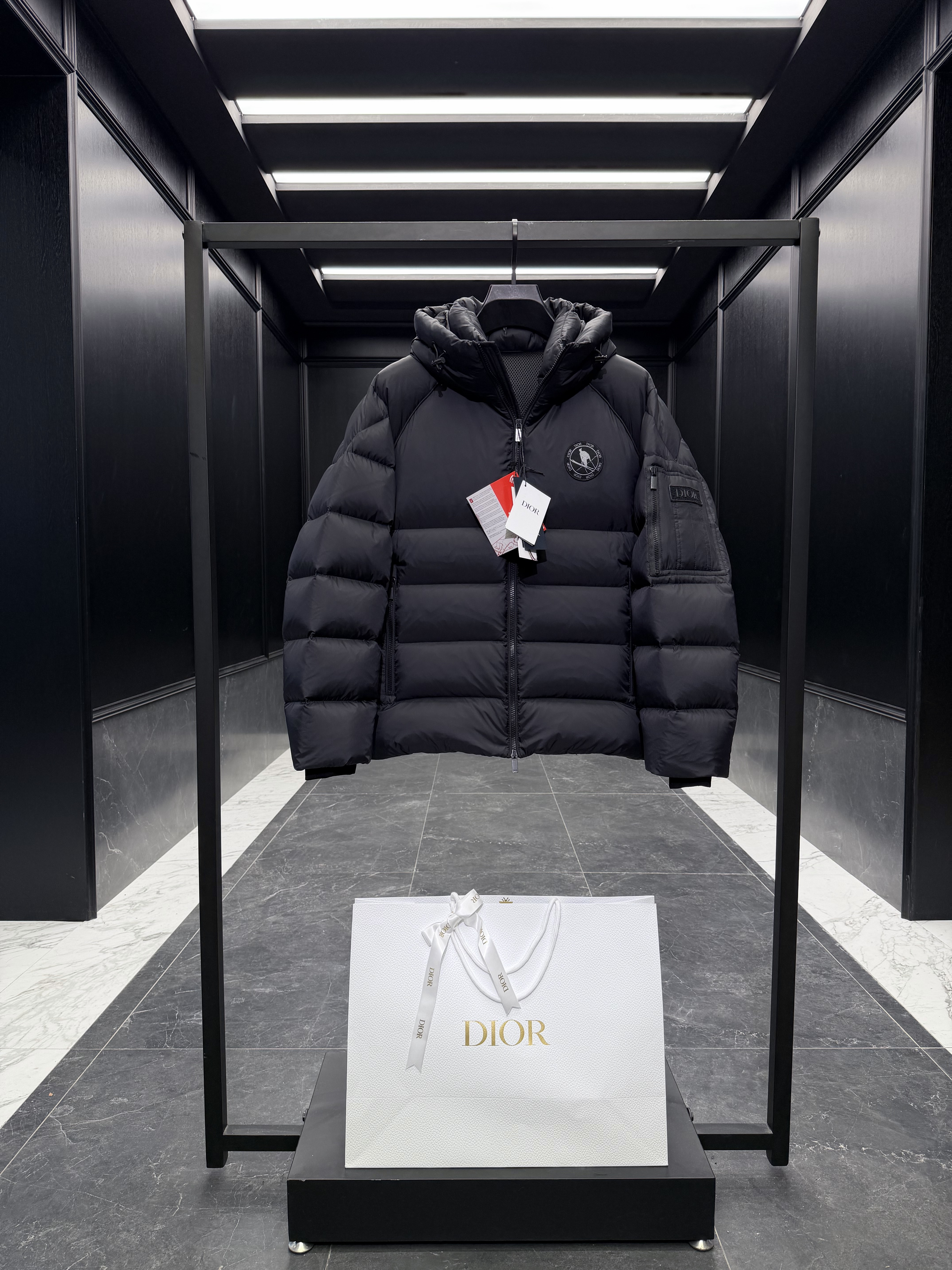 디올 DIOR 다운재킷