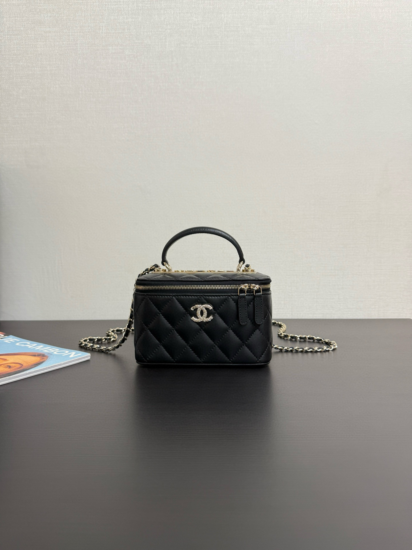 샤넬 Chanel 99484 Long Vanity with chain Black