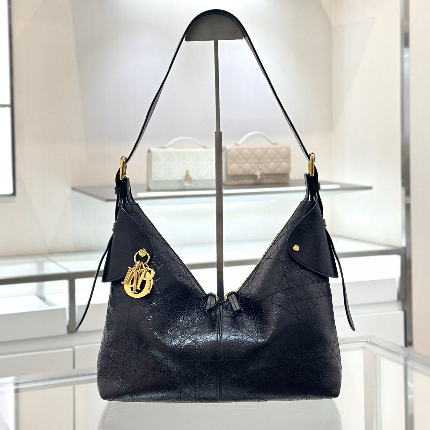 디올 Dior Medium Voyage Bag Black 28cm
