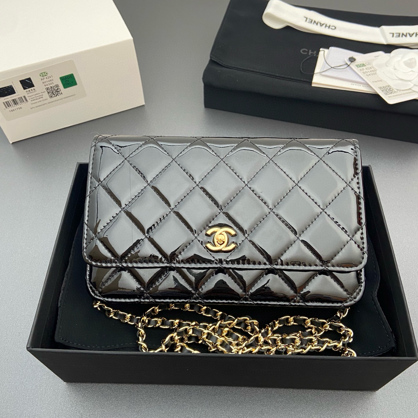 샤넬 Chanel Classic Wallet On Chain WOC 체인 지갑 AP4241 20cm