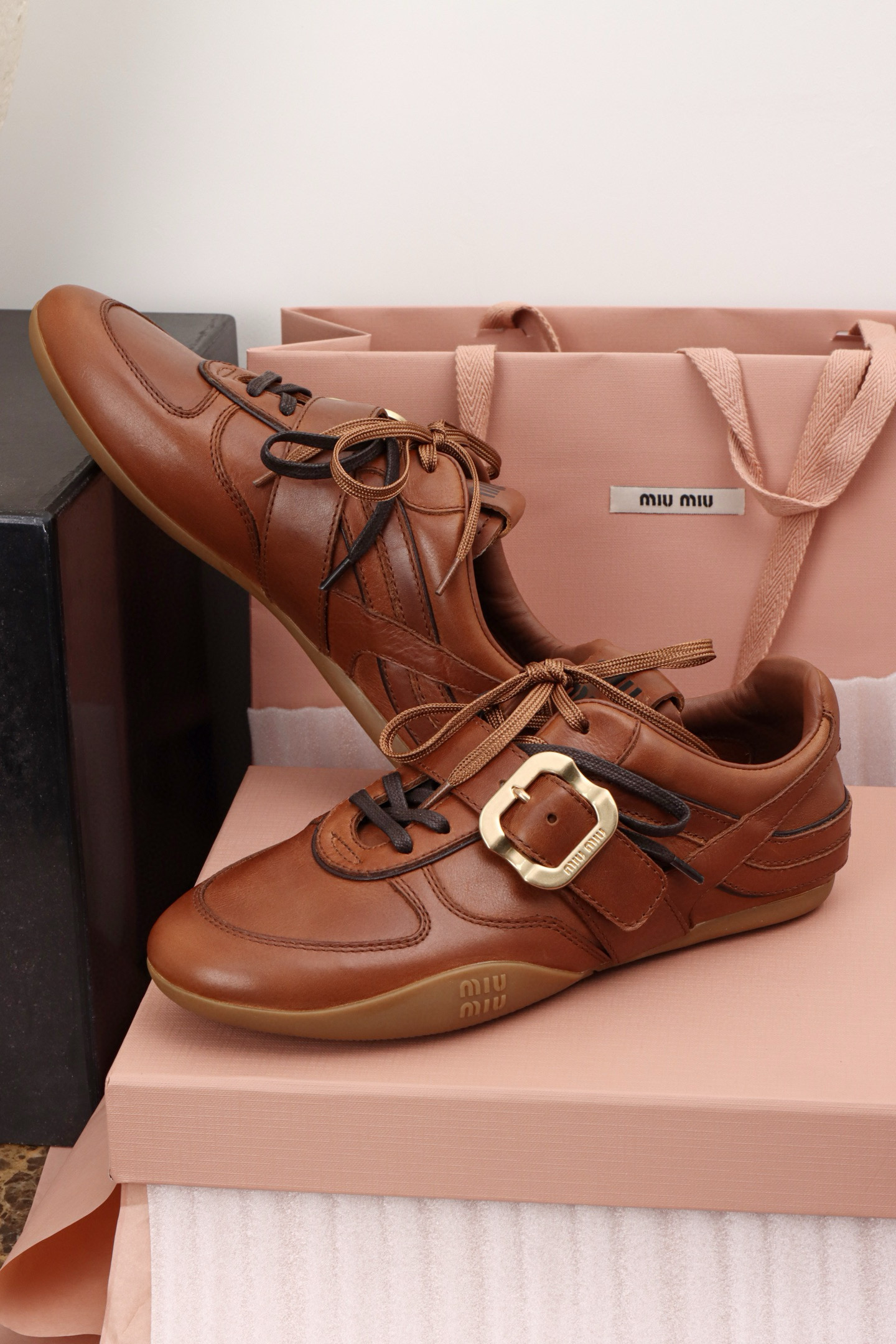 미우 미우 MIU MIU 스니커즈