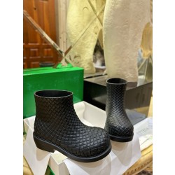 보테가 베네타 Bottega Veneta 파이어맨 앵클 부츠 블랙