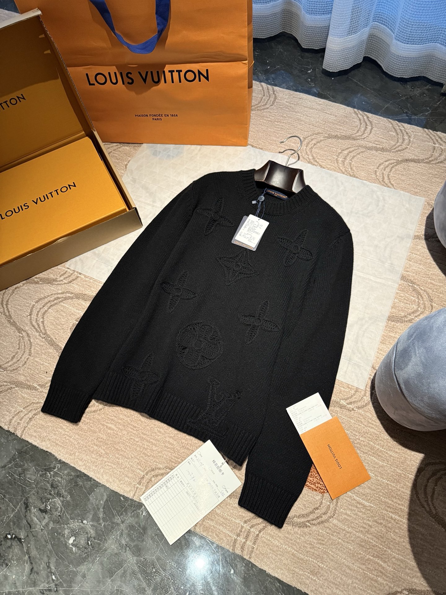 루이비통 Louis Vuitton 스웨터