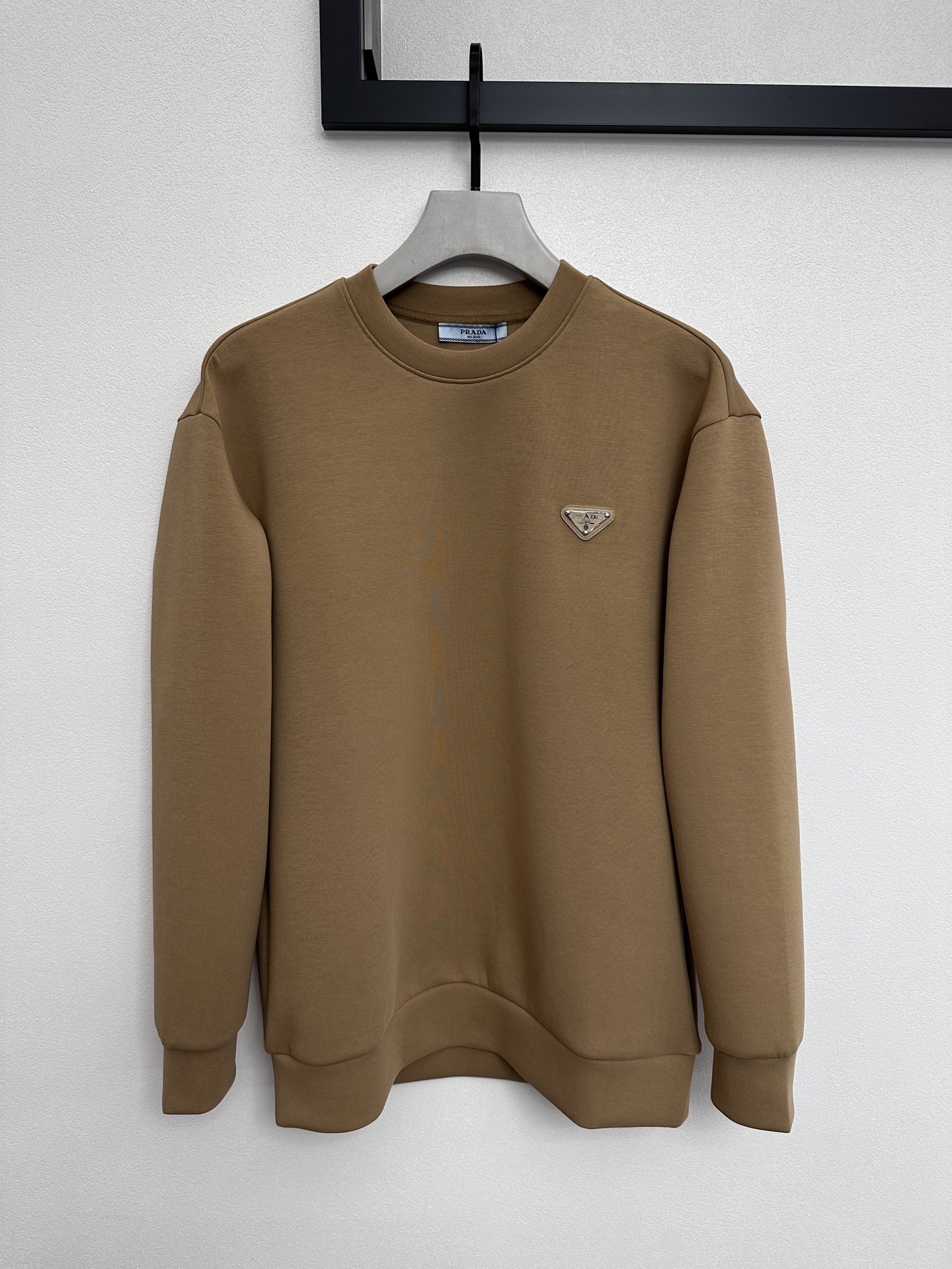 프라다 Prada 맨투맨