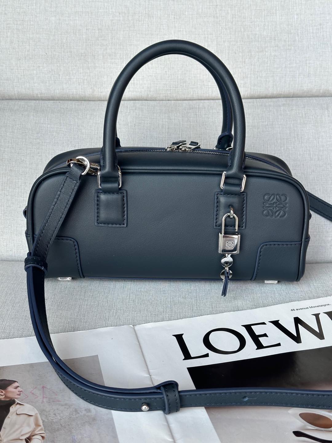 로에베 207 Amazona 23 cropped bag in nappa calfskin 23cm