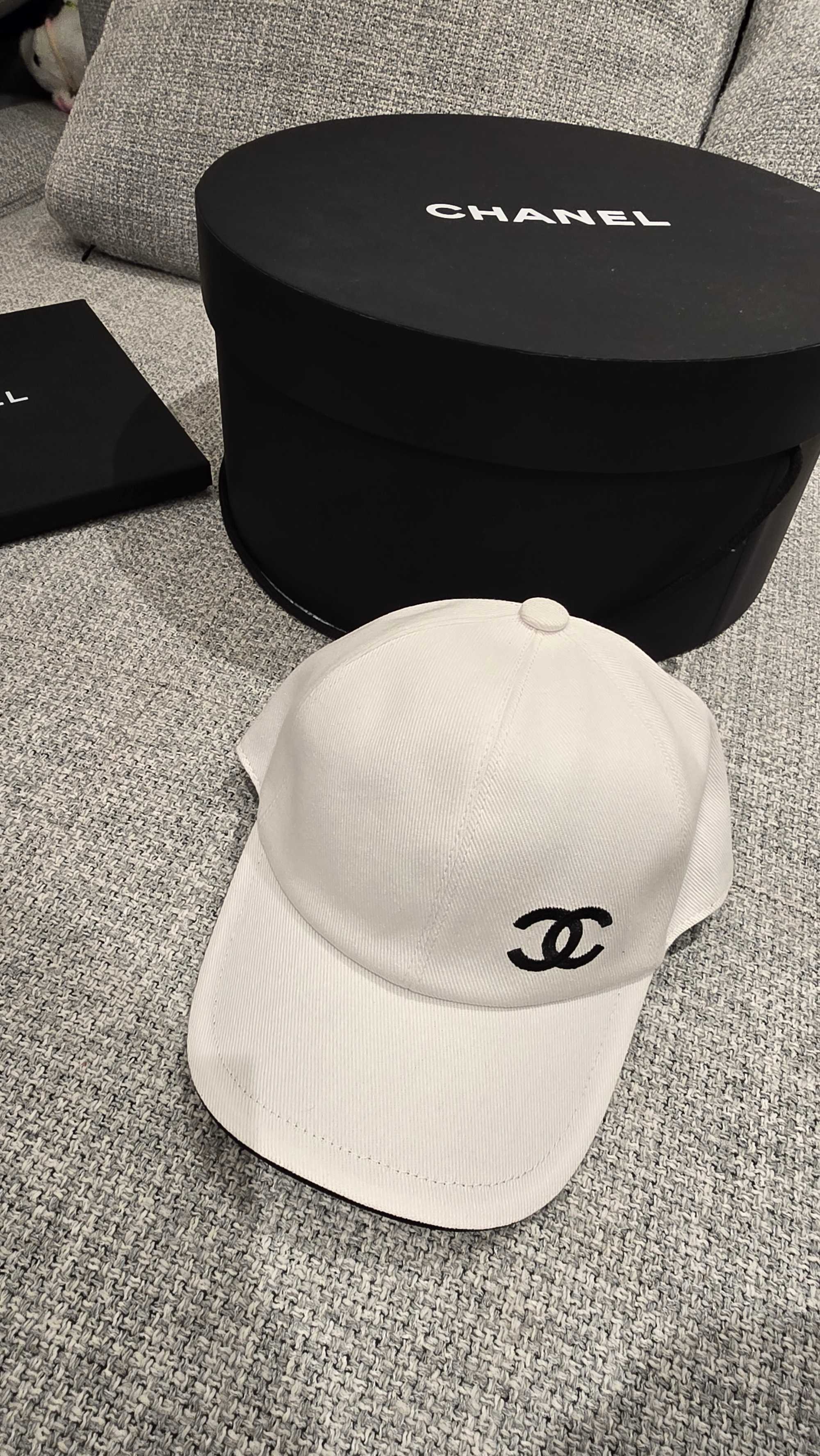 샤넬 Chanel CC로고 볼캡 화이트&블랙