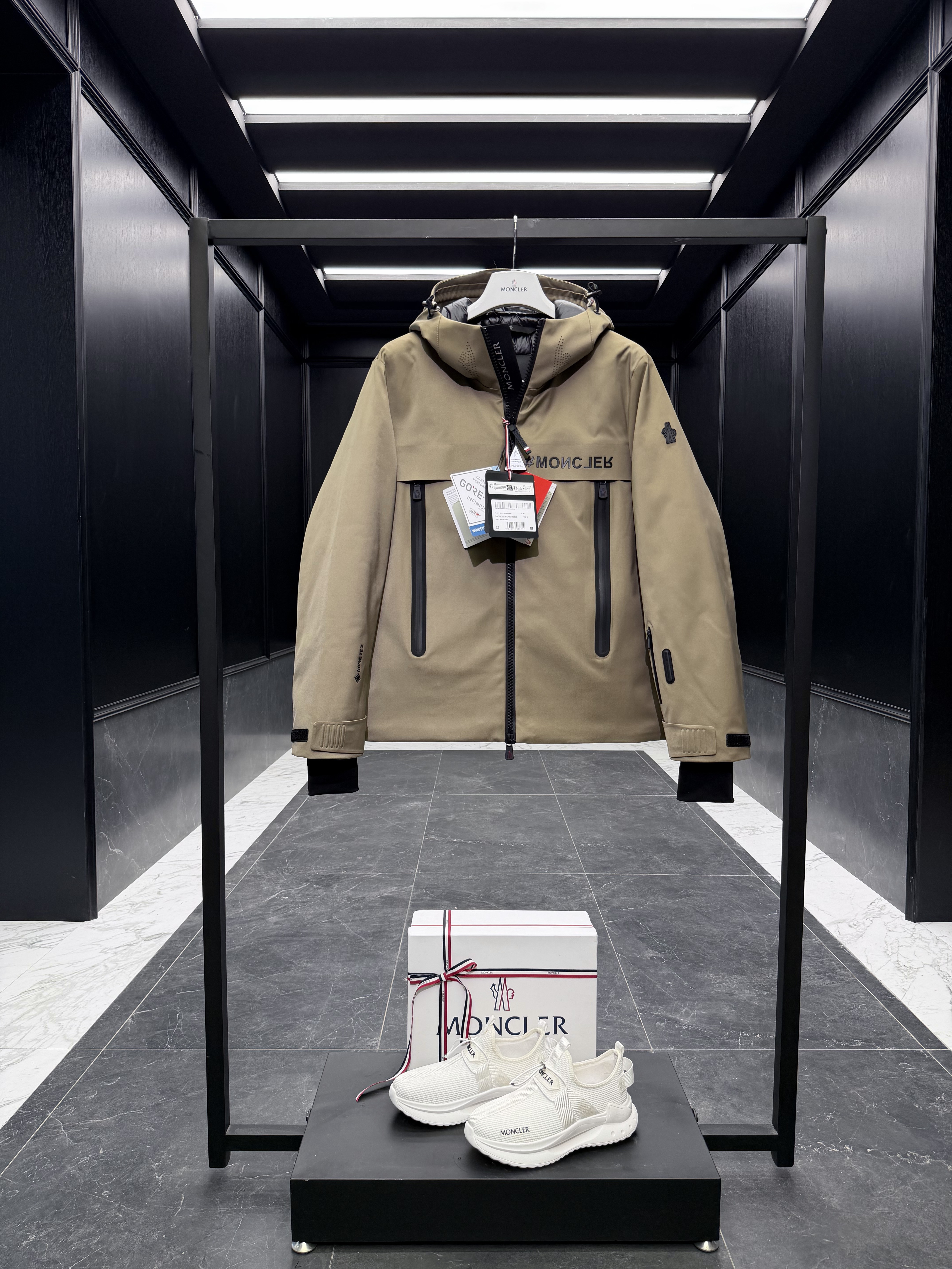 몽클레어 Moncler Grenoble3466 다운재킷