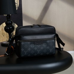 루이비통 Louis Vuitton M30233  크로스 백 26cm