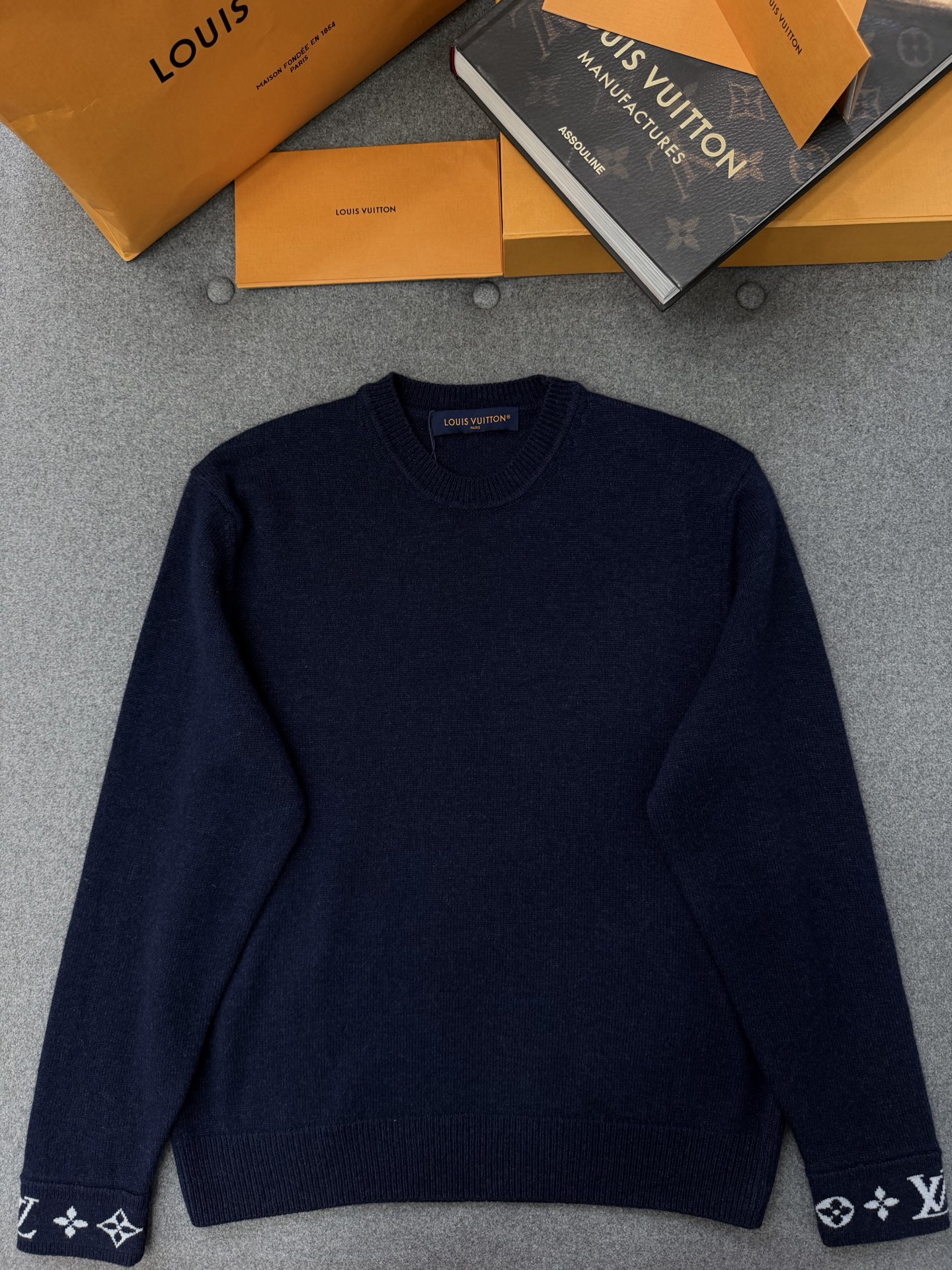 루이비통 Louis Vuitton 스웨터