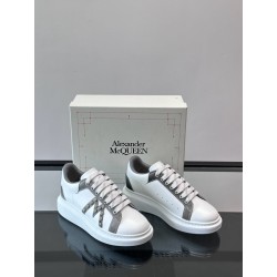 Alexander McQueen 스니커즈