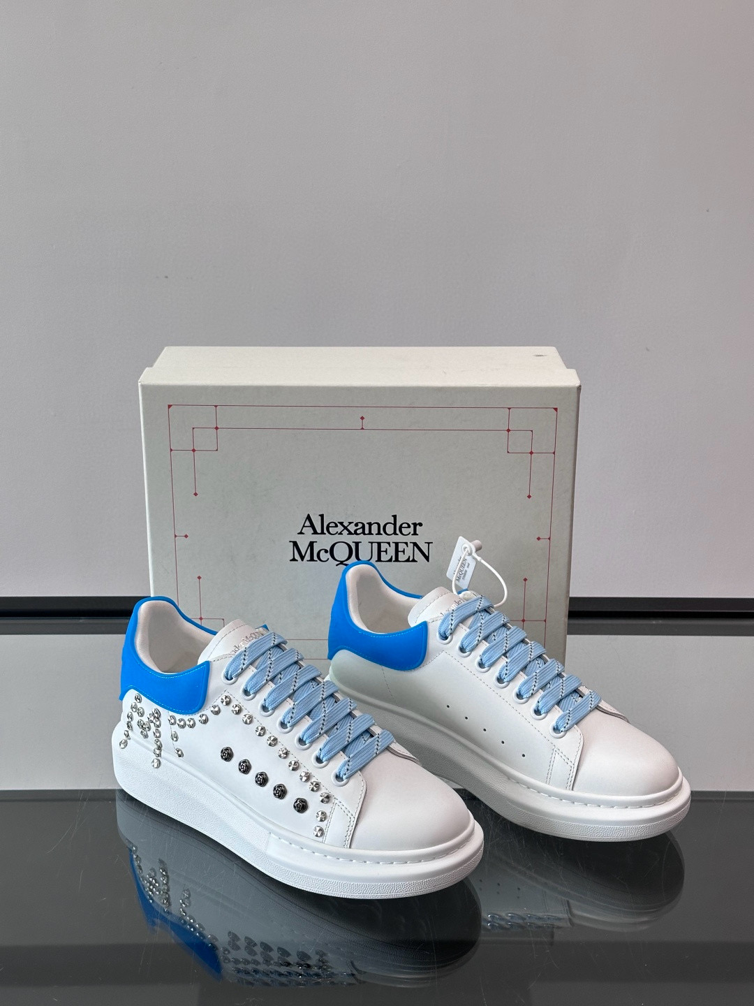 Alexander McQueen 스니커즈