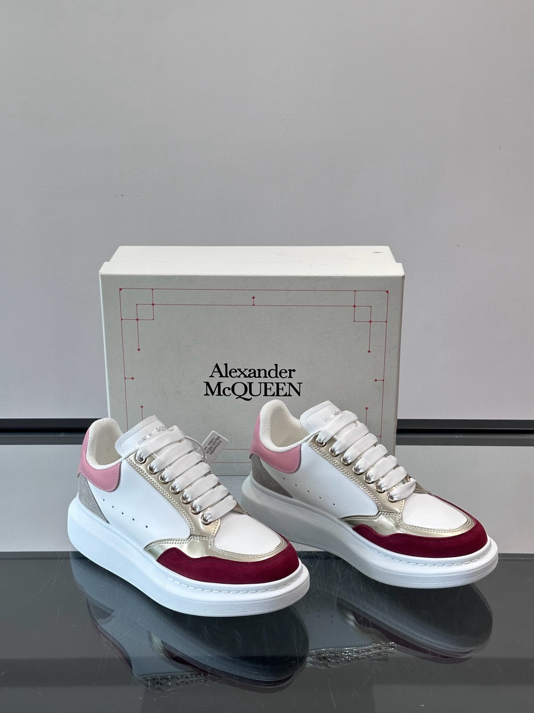 Alexander McQueen 스니커즈