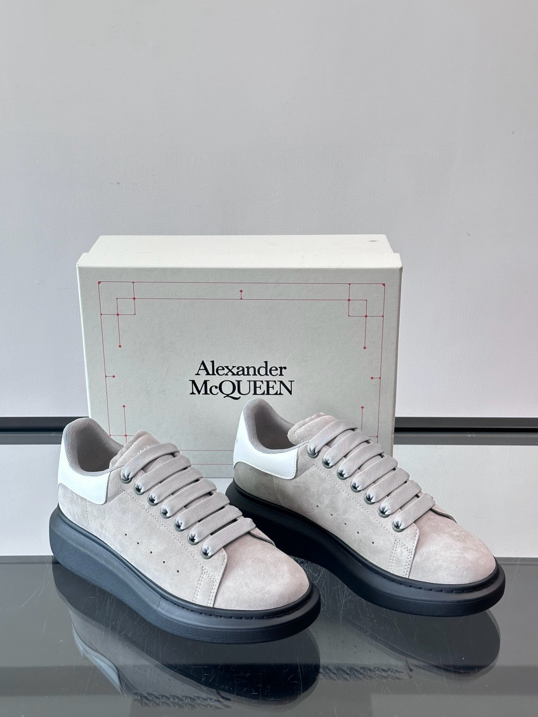 Alexander McQueen 스니커즈