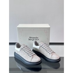 Alexander McQueen 스니커즈