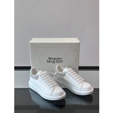 Alexander McQueen 스니커즈