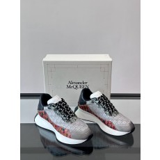 Alexander McQueen 스니커즈