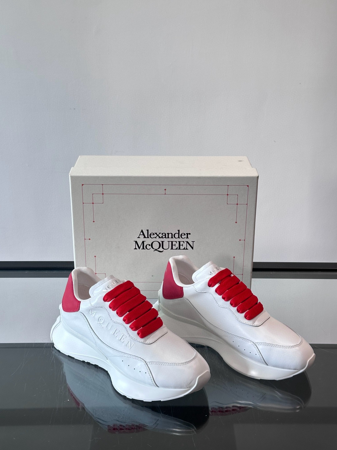 Alexander McQueen 스니커즈