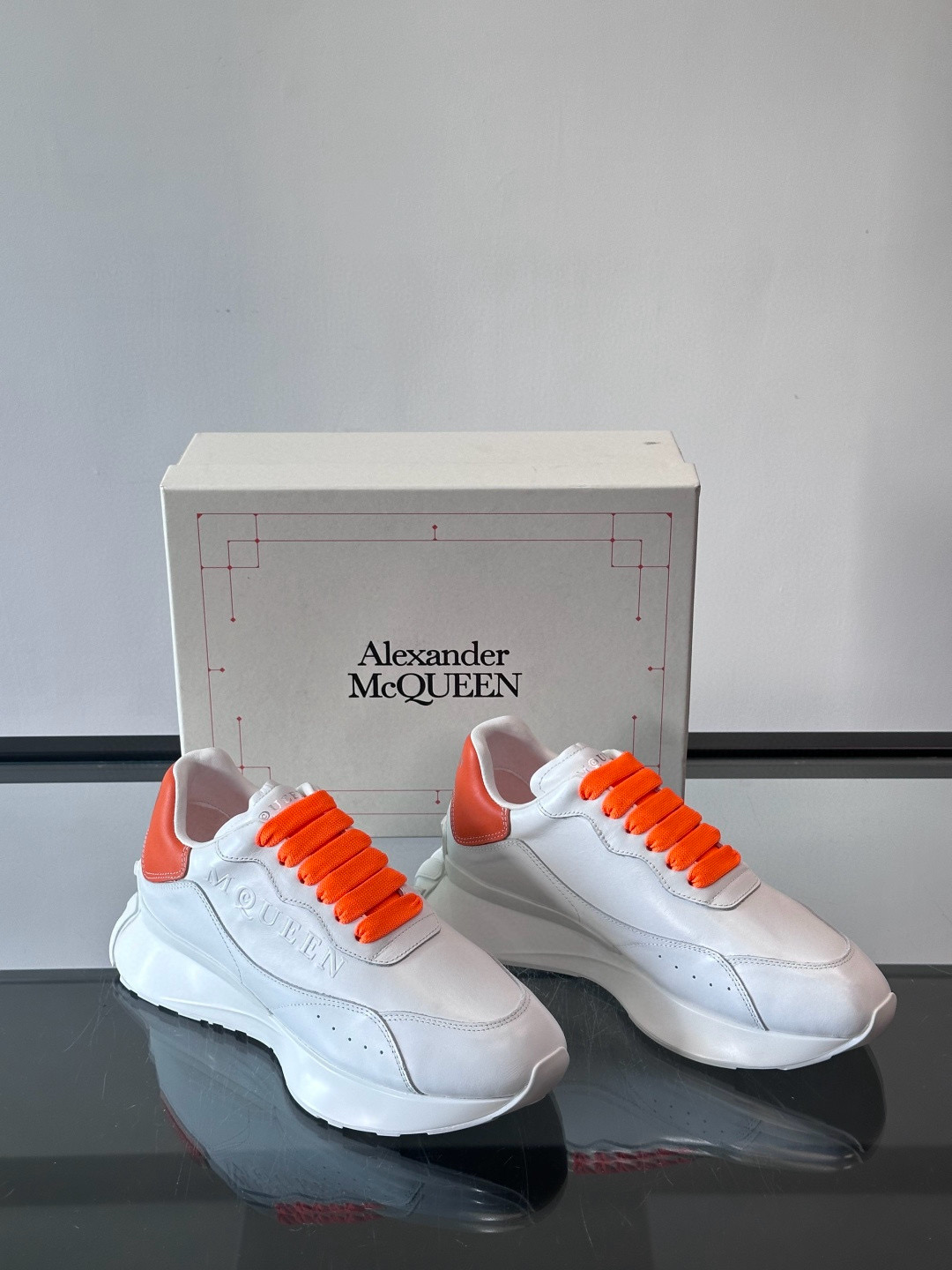 Alexander McQueen 스니커즈