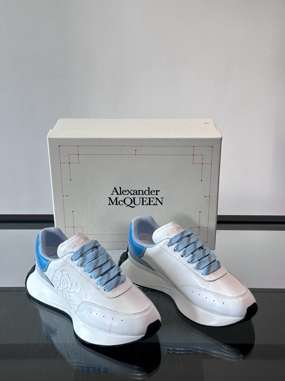 Alexander McQueen 스니커즈