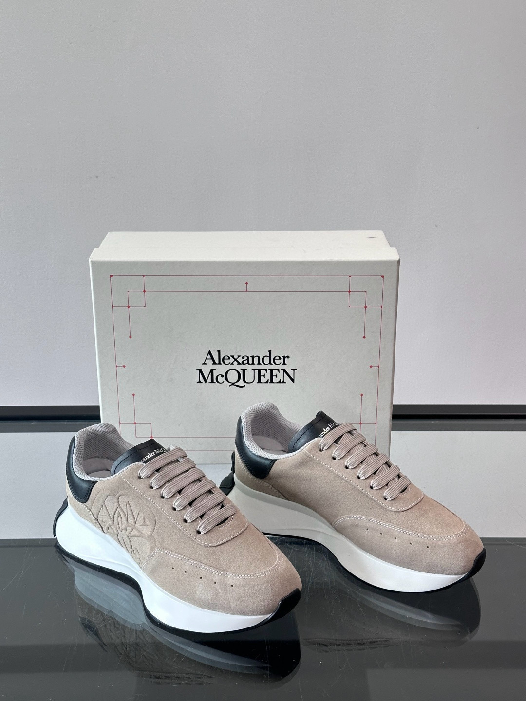 Alexander McQueen 스니커즈