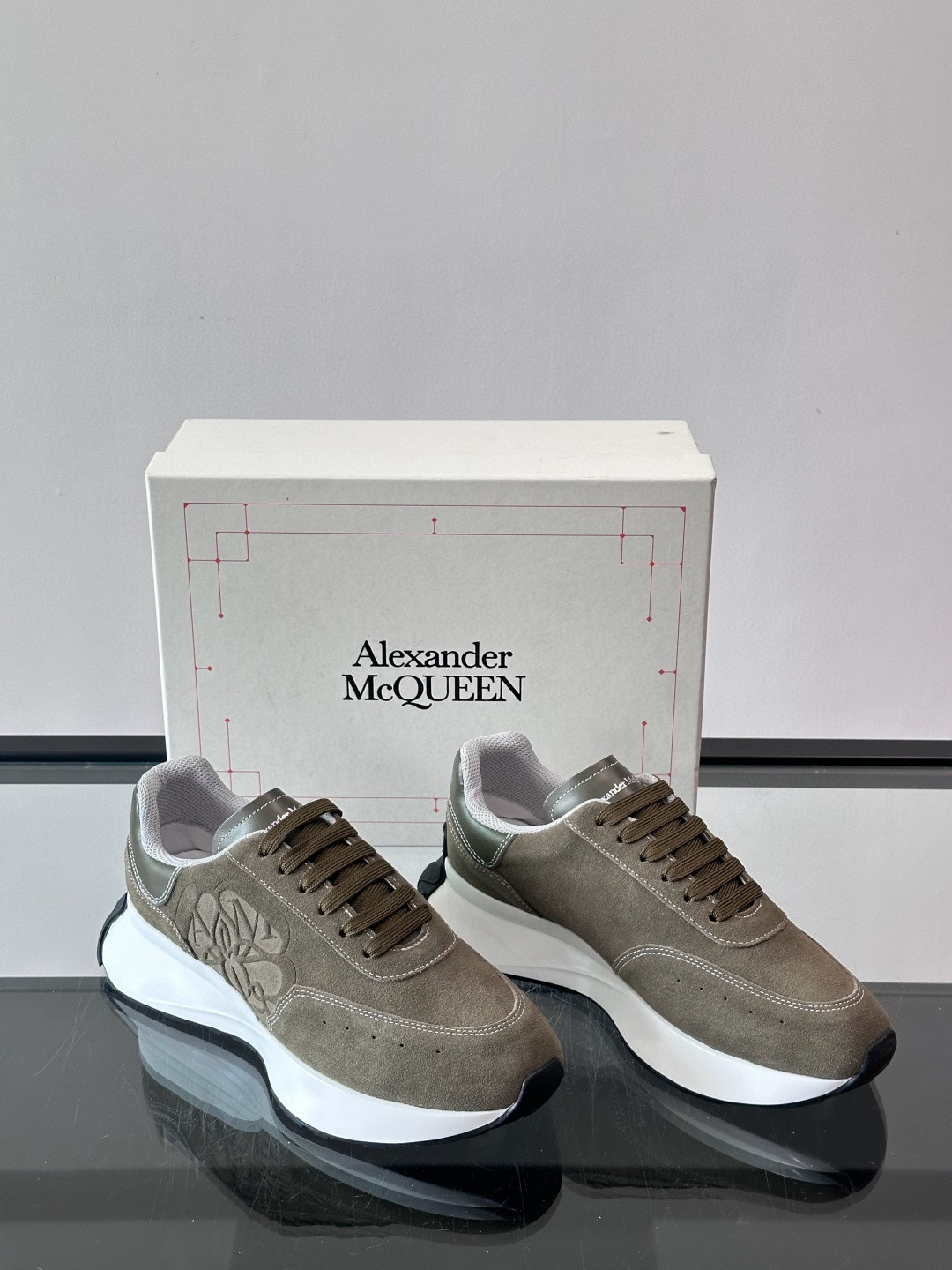 Alexander McQueen 스니커즈