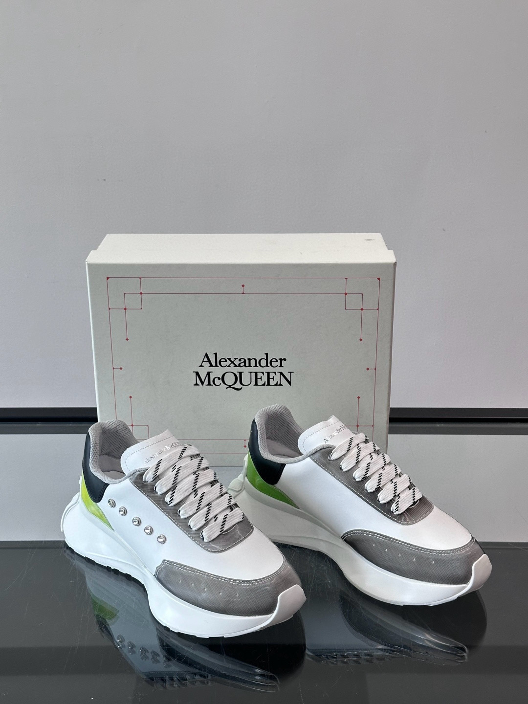 Alexander McQueen 스니커즈