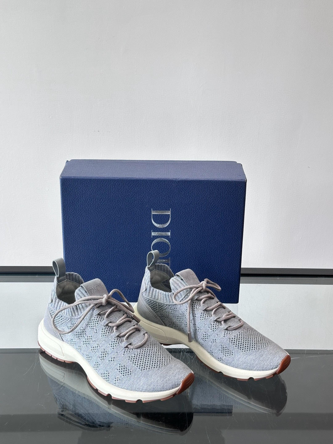 디올 Dior B80 스니커즈