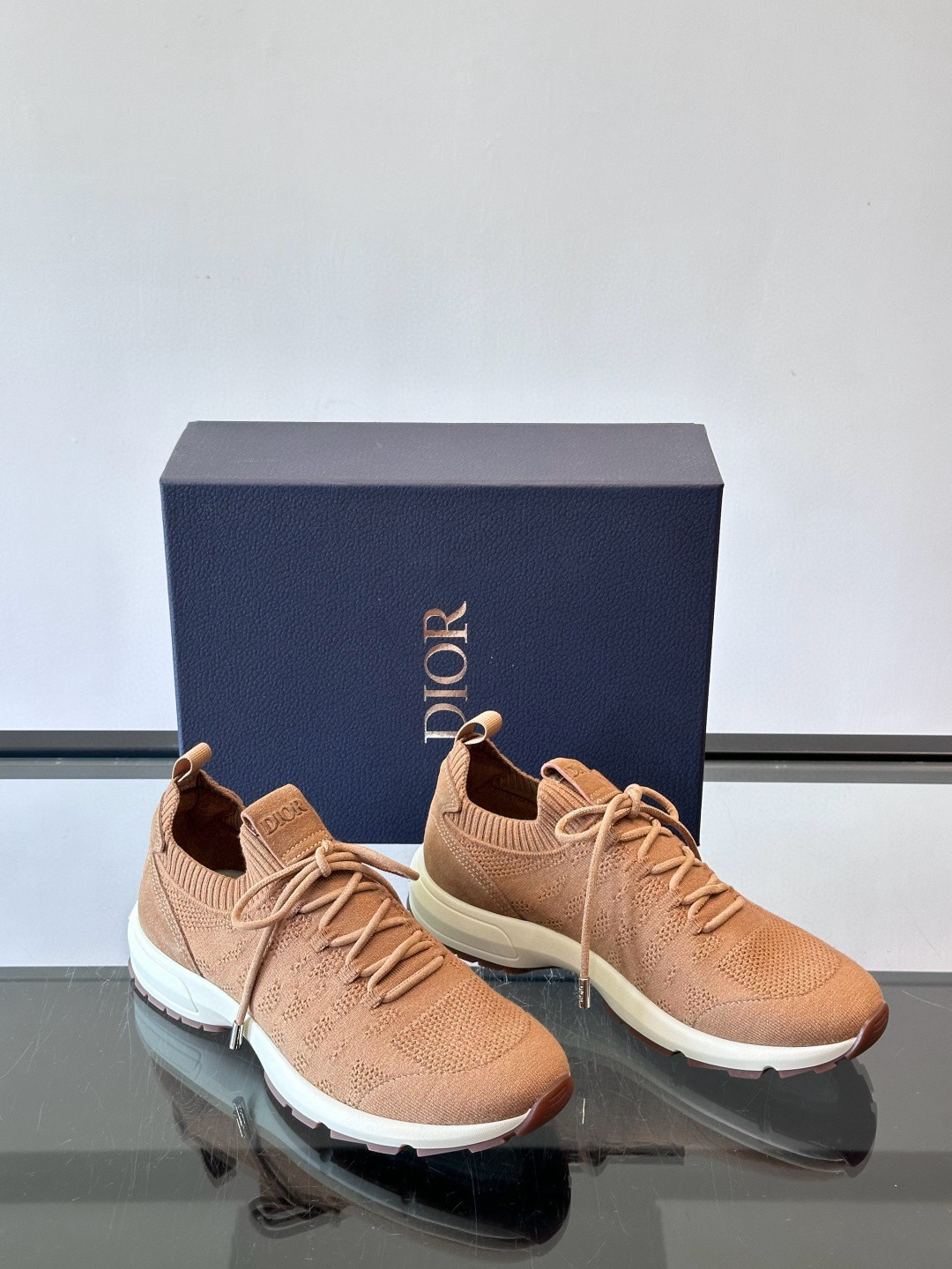 디올 Dior B80 스니커즈