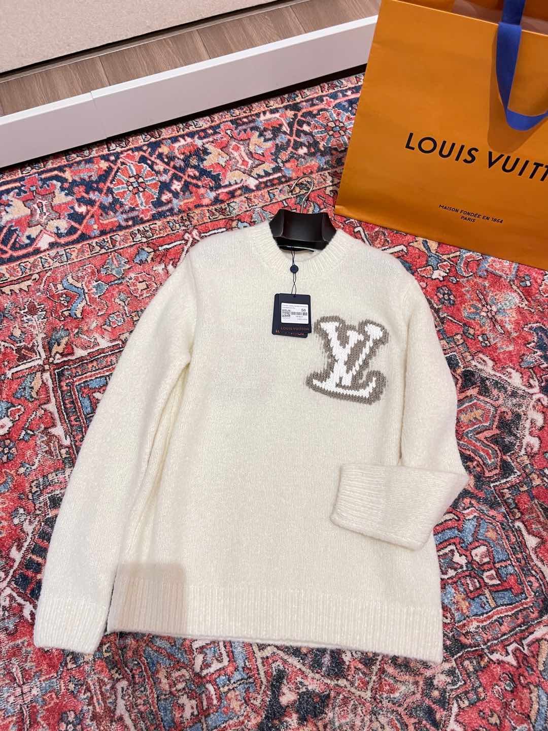 루이비통 Louis Vuitton 스웨터
