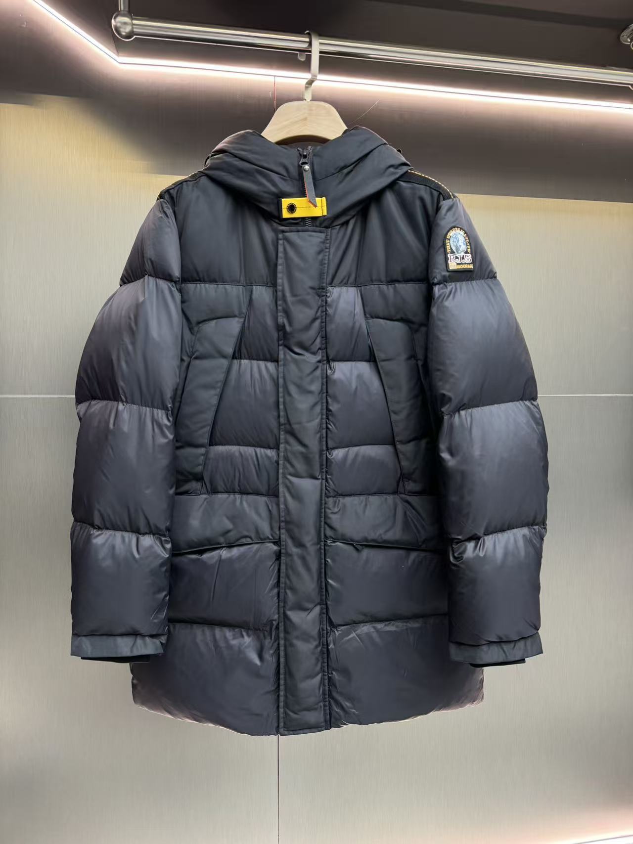 파라점퍼스 Parajumpers 다운재킷