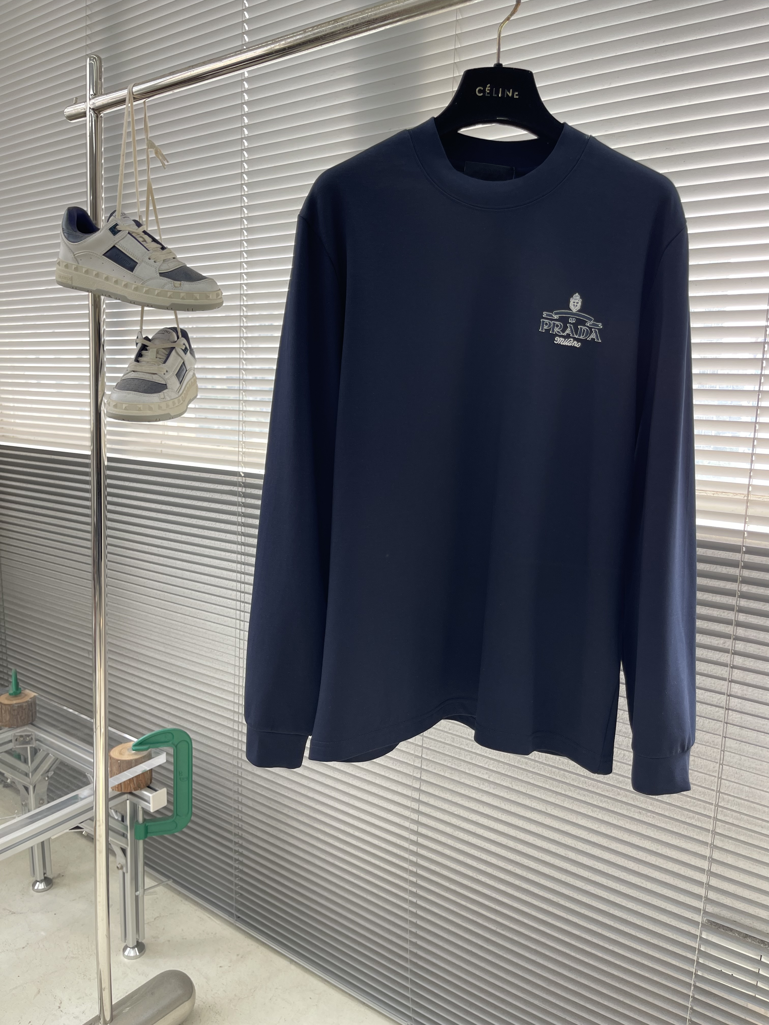 프라다 Prada 맨투맨