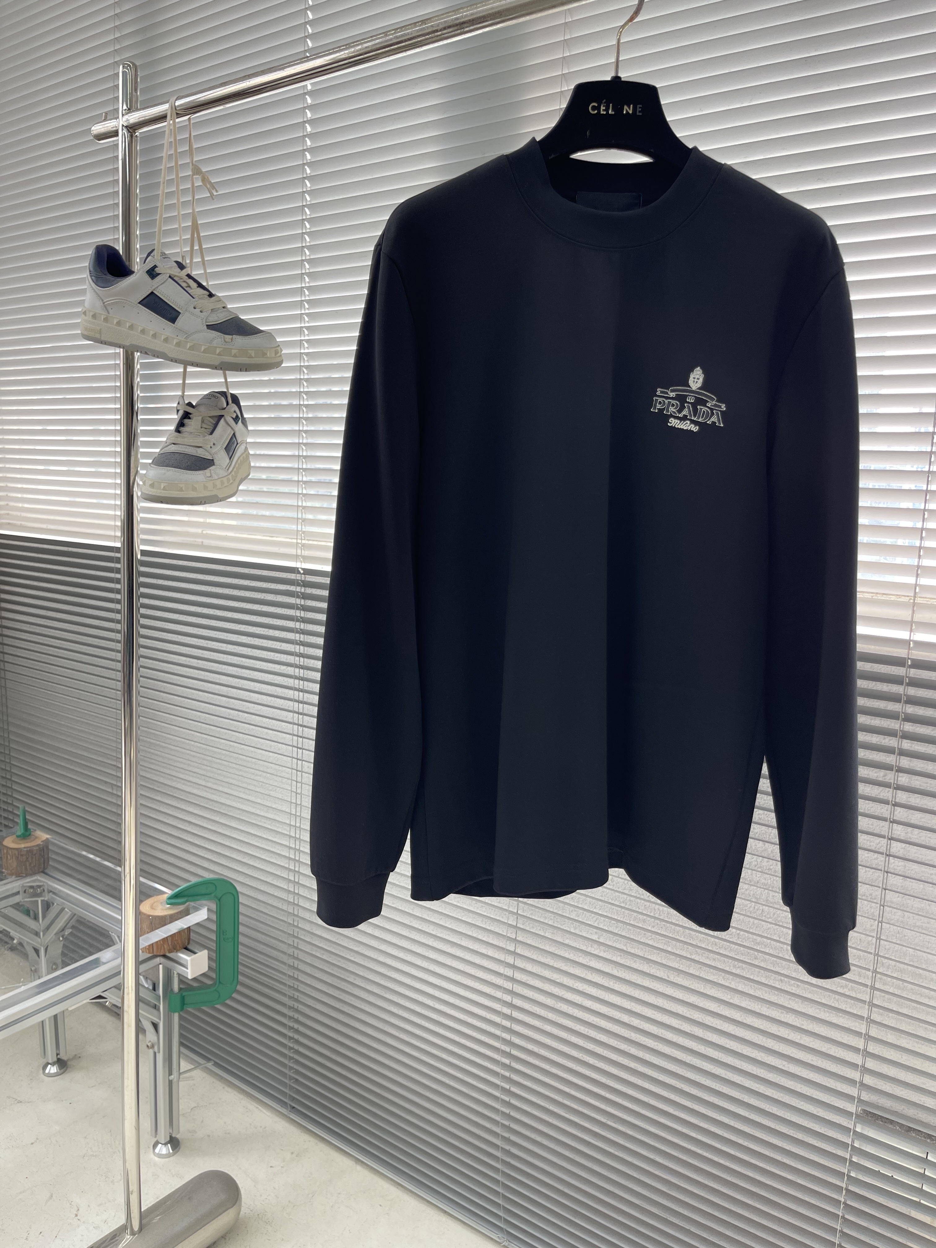 프라다 Prada 맨투맨