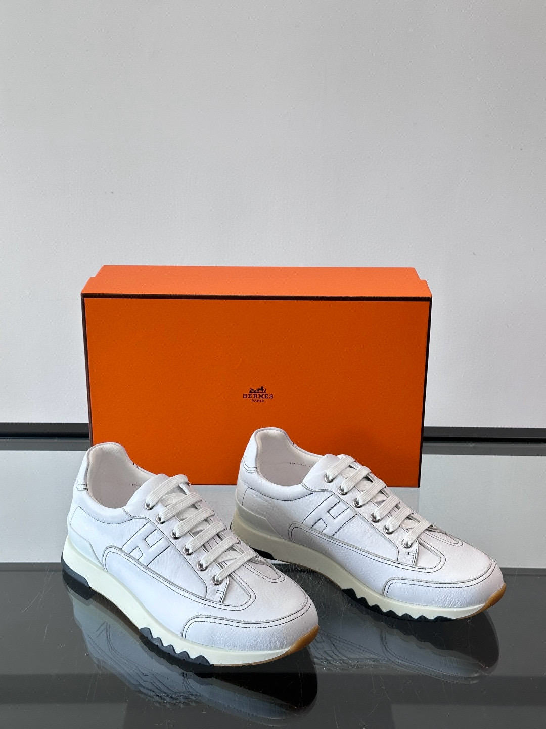 에르메스 Hermes Walkrunner 스니커즈