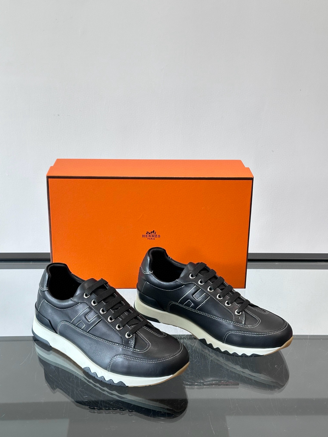 에르메스 Hermes Walkrunner 스니커즈
