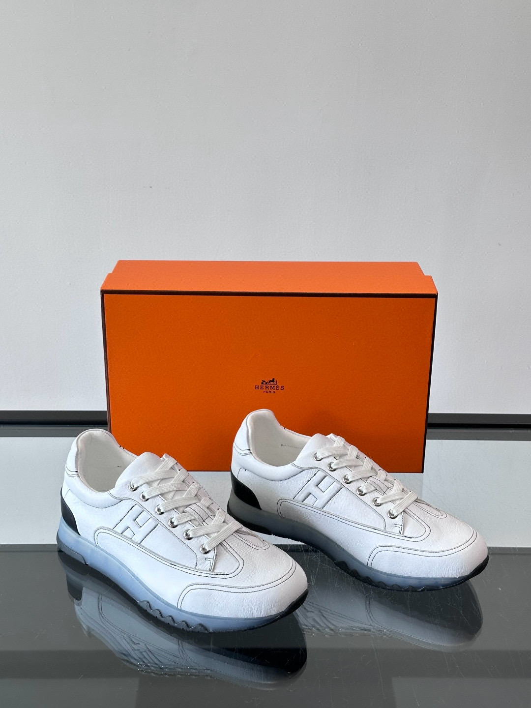 에르메스 Hermes Walkrunner 스니커즈