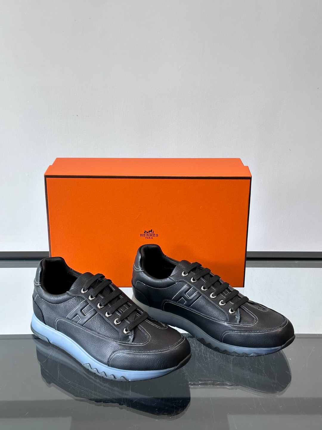 에르메스 Hermes Walkrunner 스니커즈