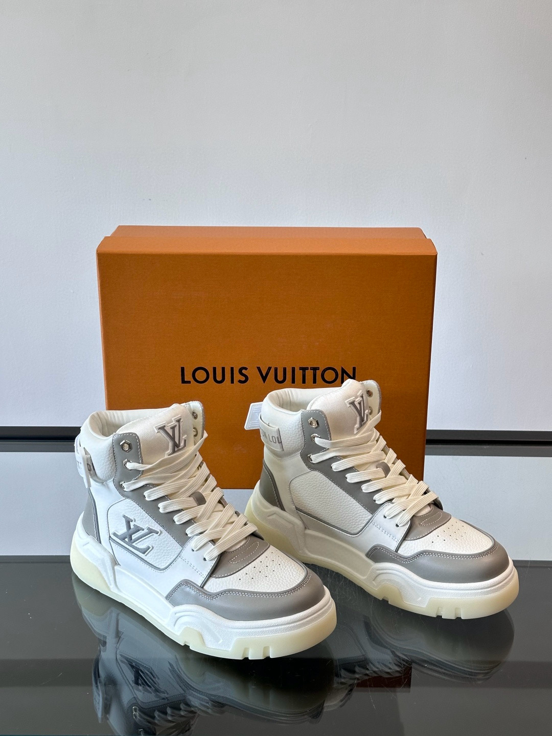 루이비통 Louis Vuitton 스니커즈