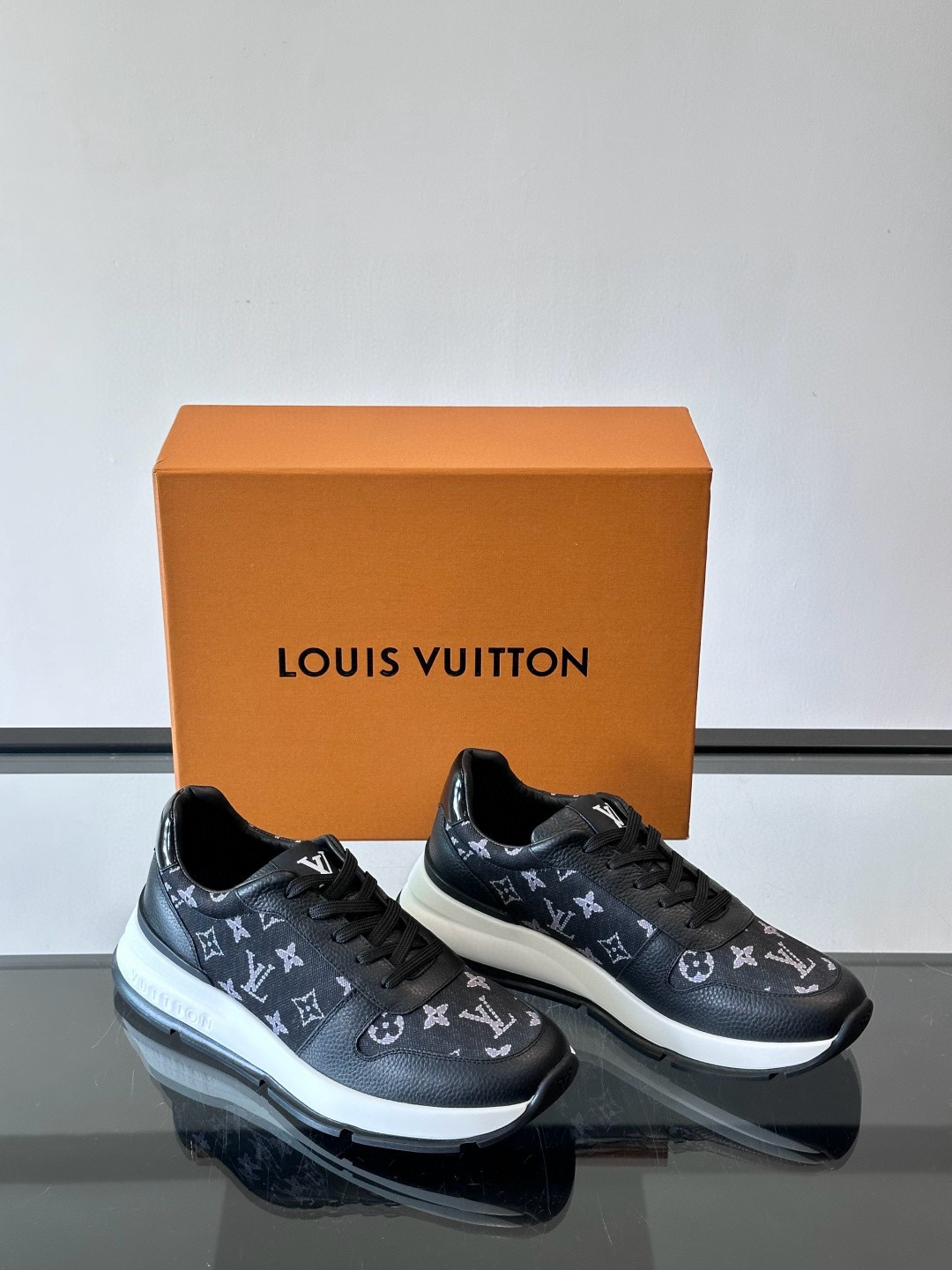 루이비통 Louis Vuitton 스니커즈