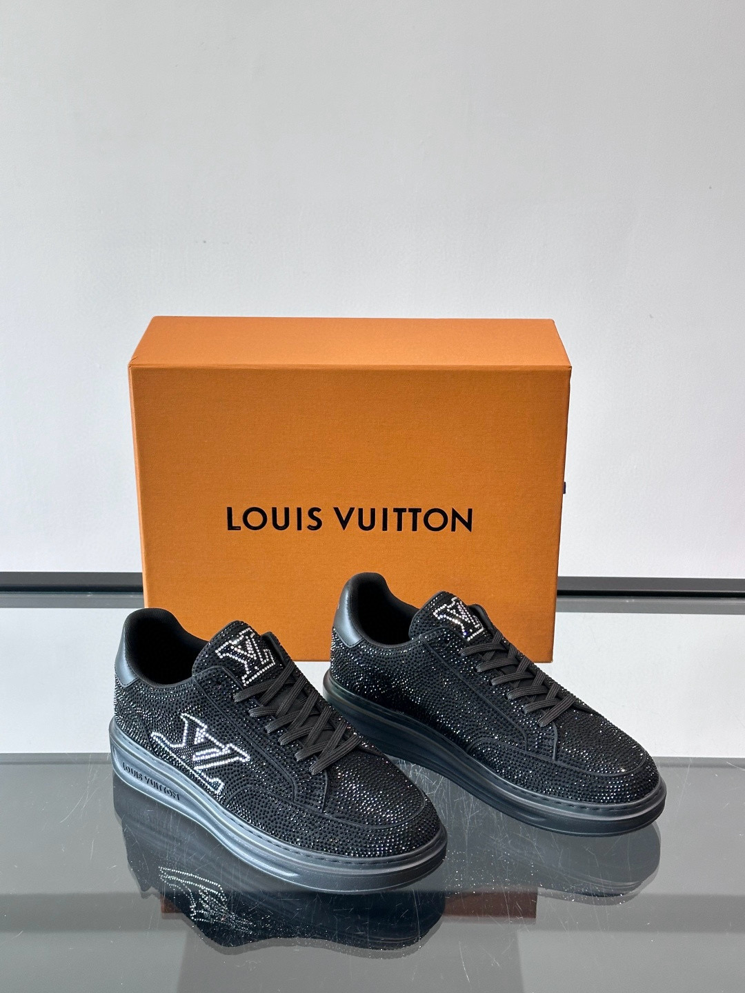 루이비통 Louis Vuitton 스니커즈 Black