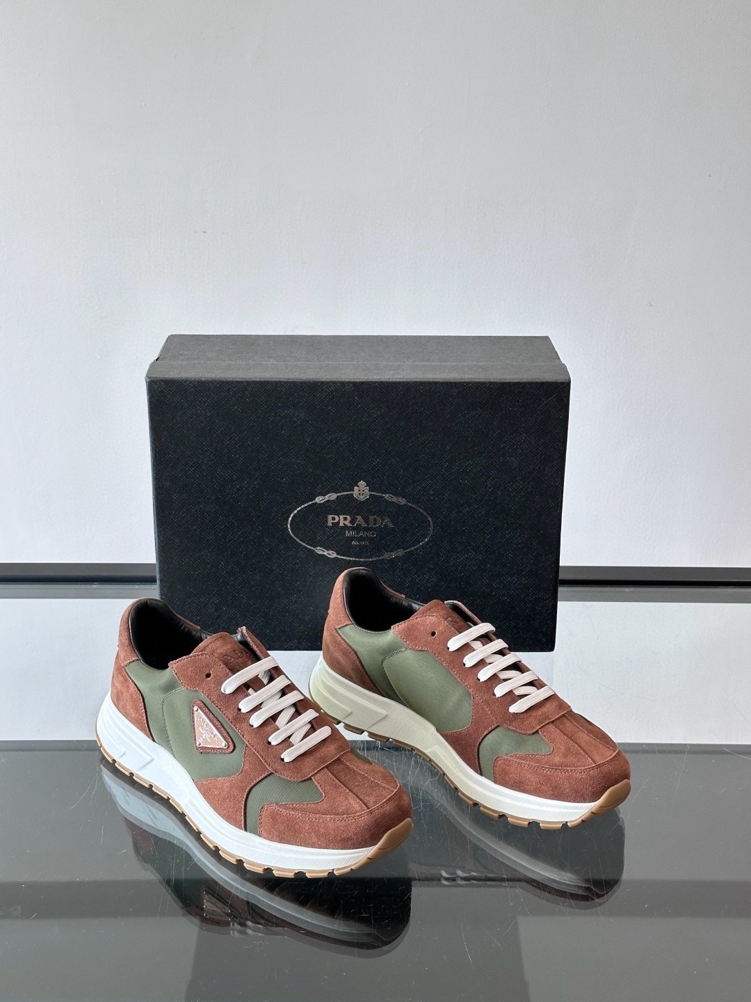 프라다 Prada 스니커즈