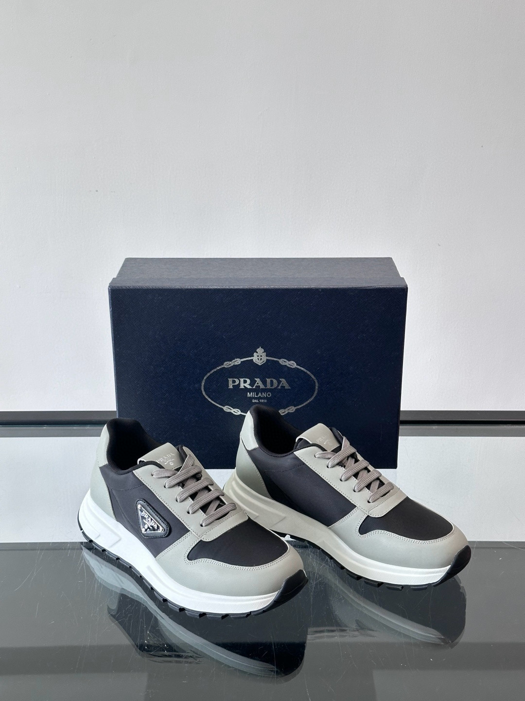 프라다 Prada 스니커즈