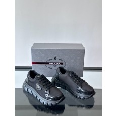 프라다 Prada 스니커즈 Black