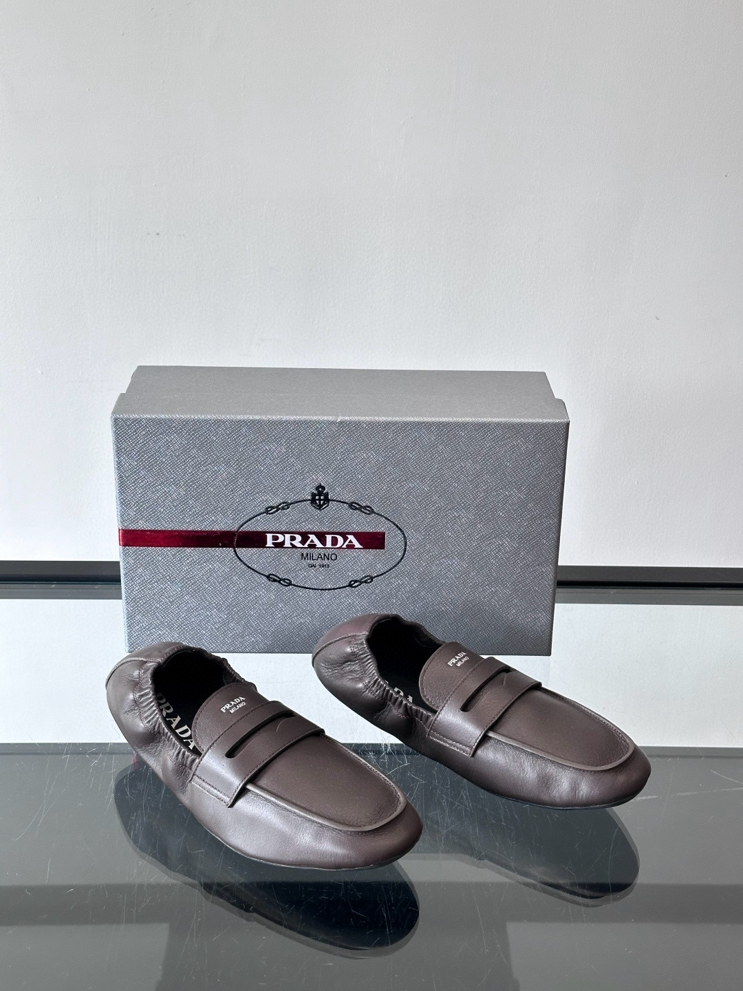 프라다 Prada 로퍼 슈즈