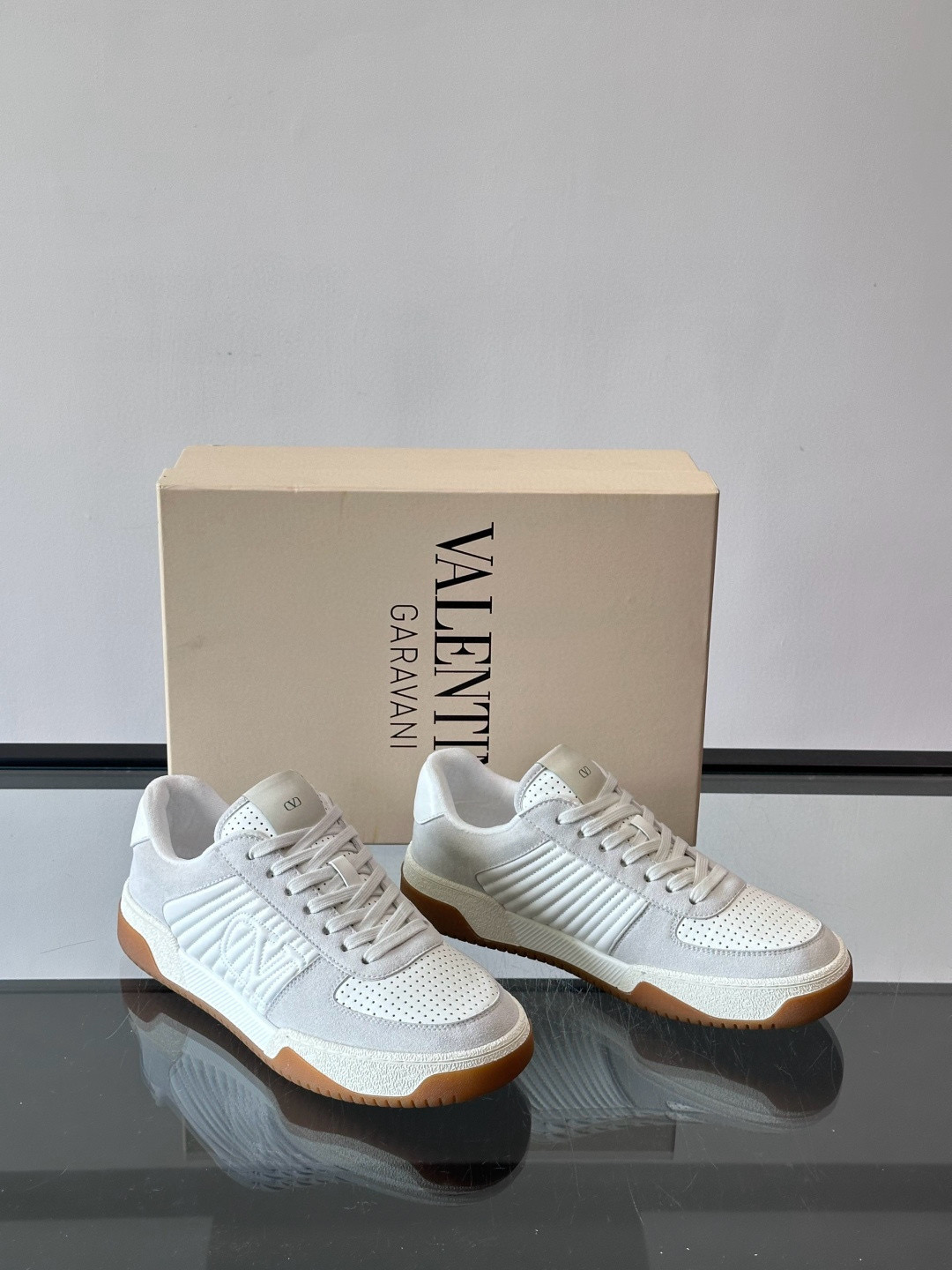 발렌티노 Valentino FW25 스니커즈