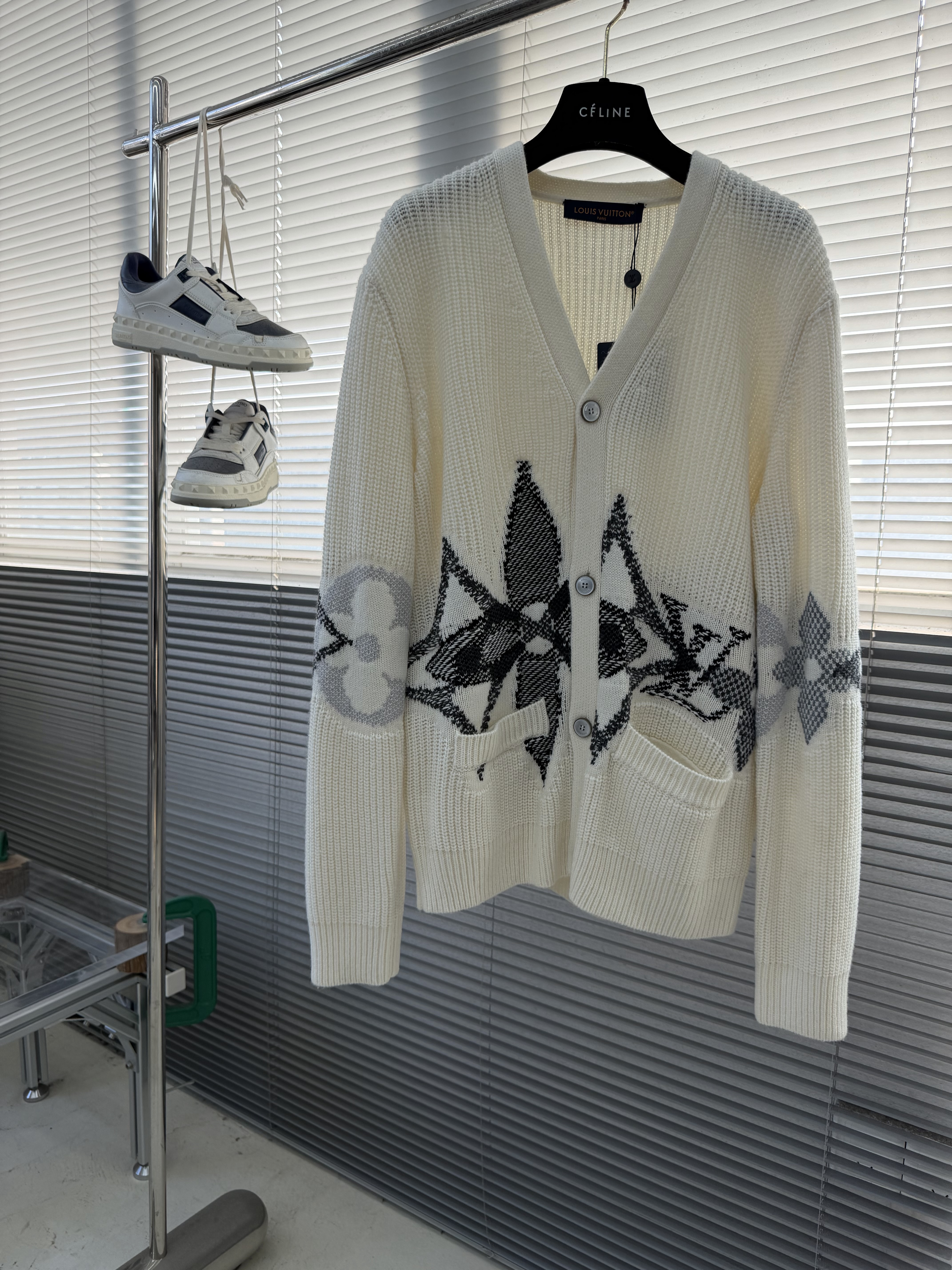 루이비통 Louis Vuitton 가디건