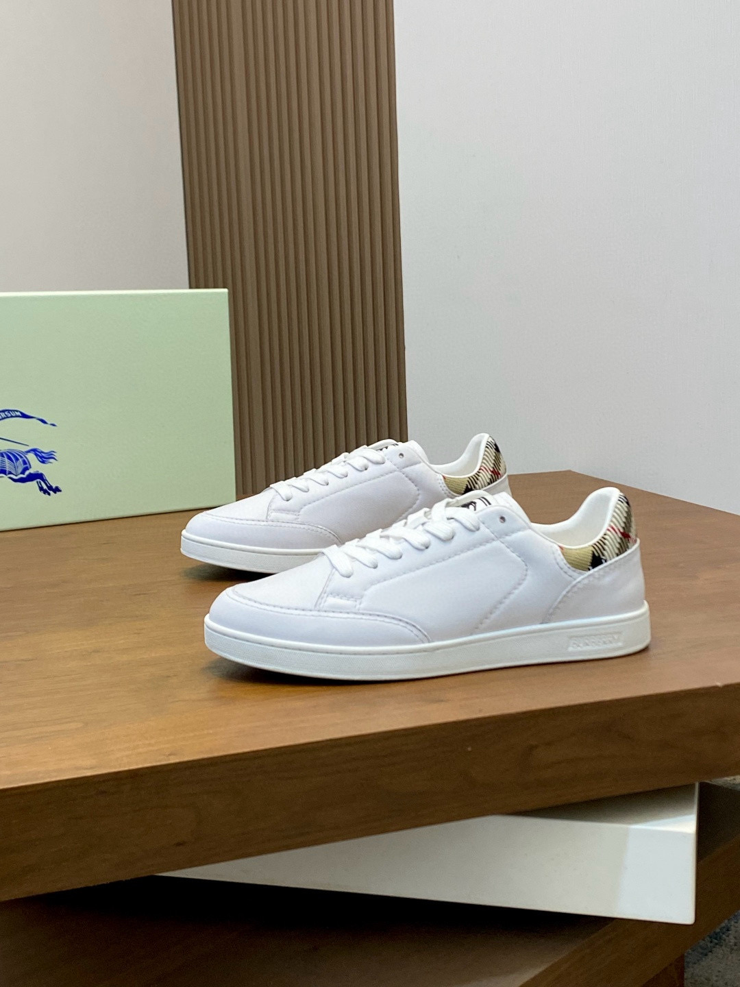 버버리 Burberry 스니커즈