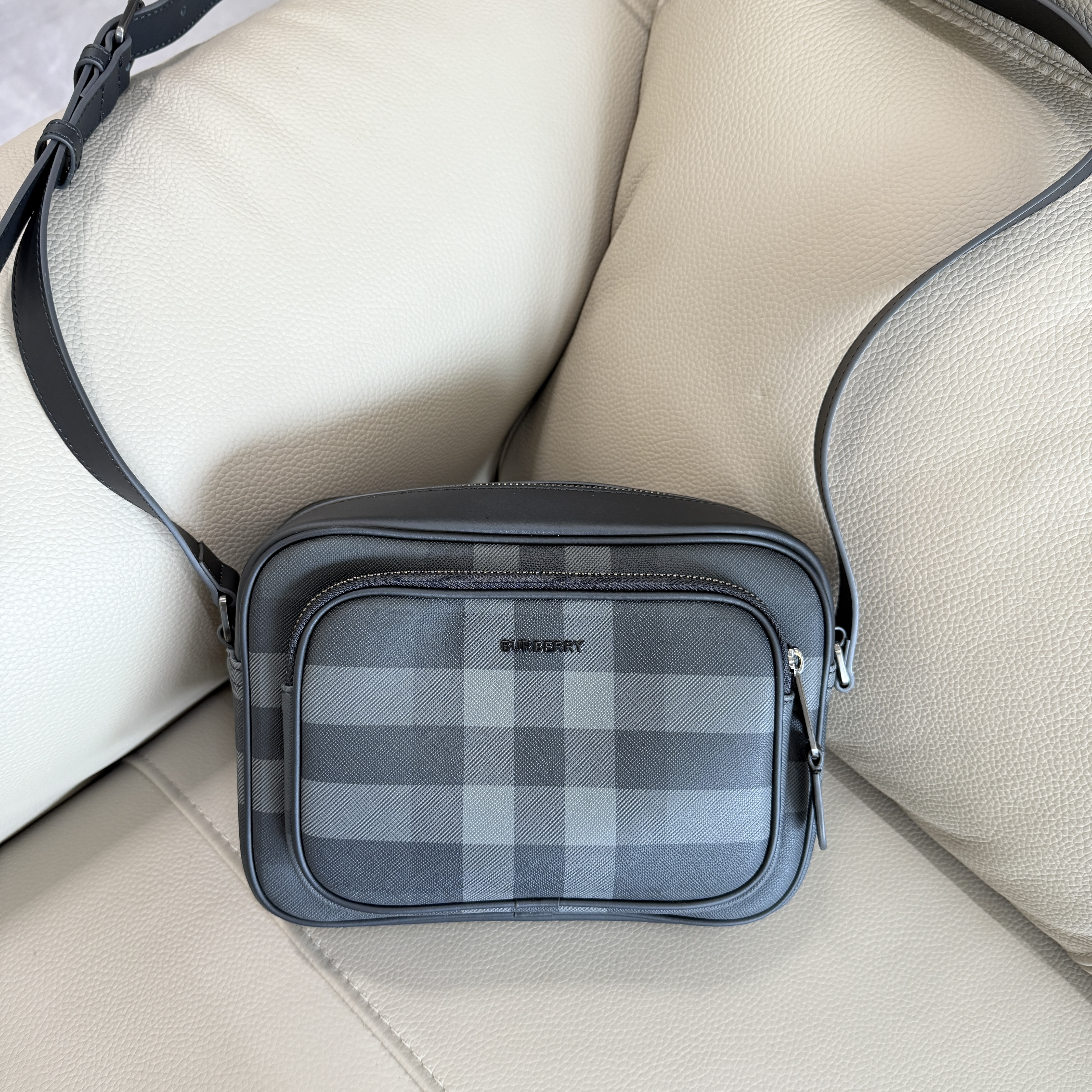 버버리 Burberry 3481 Crossbody Bag​ 22.5cm